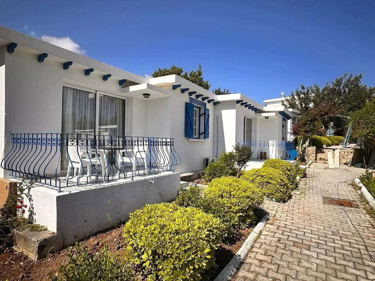 Bungalow In A Holiday Village, Kyrenia 凯里尼亚